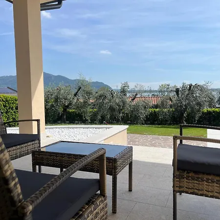 Anna - View * Predore